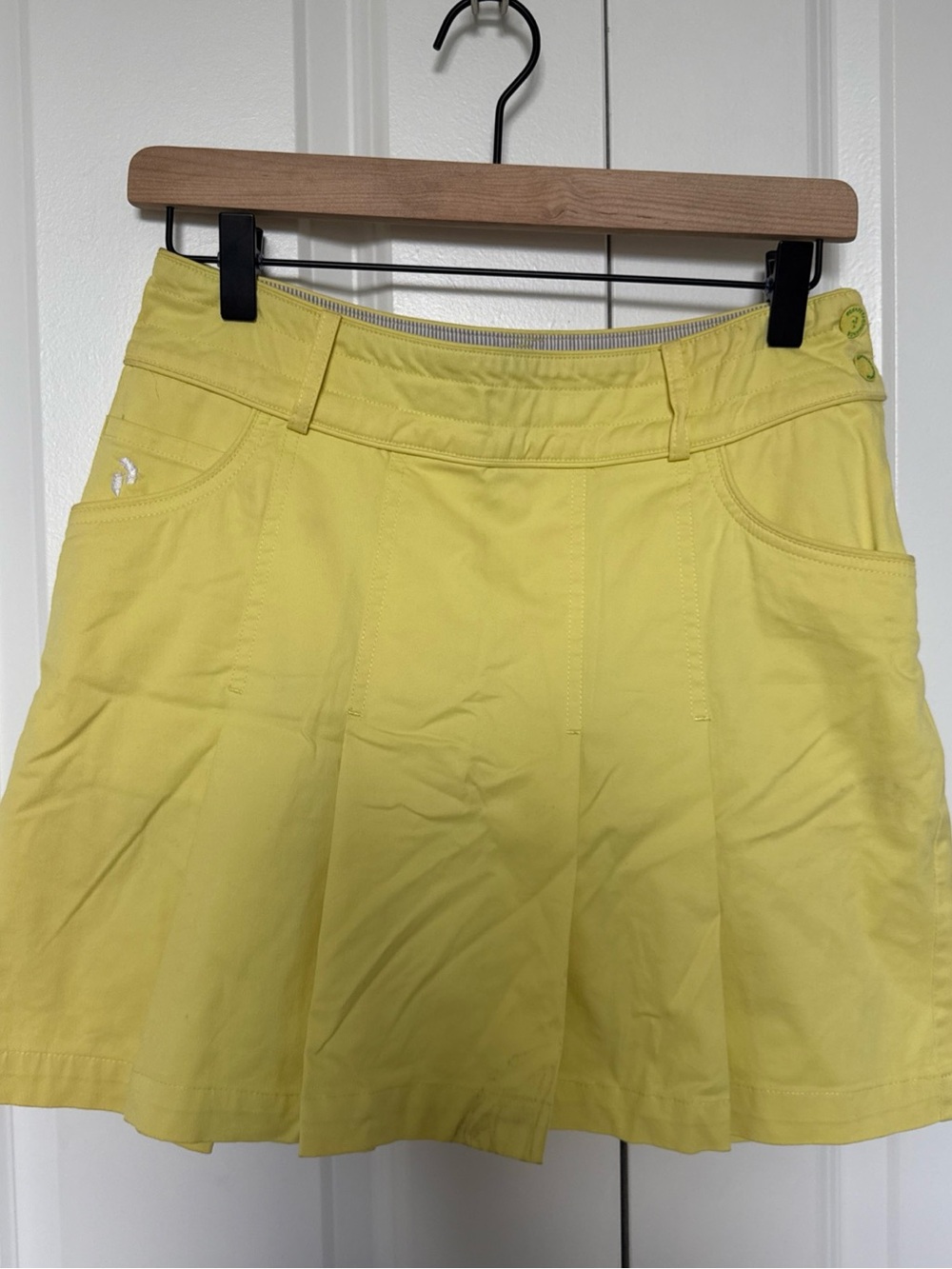 Peak Performance Pleated Golf Skort Yellow Size XS